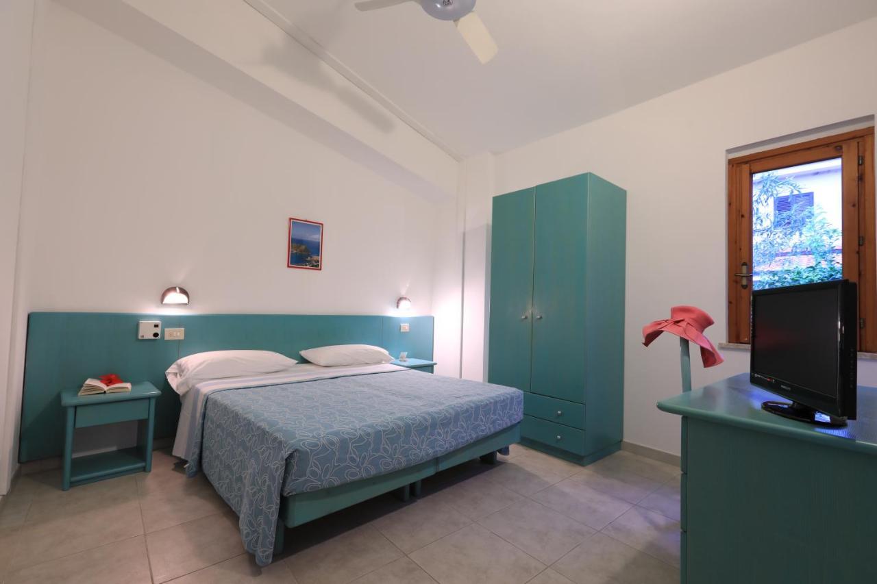 Villaggio Torre Ruffa Robinson Капо-Ватикано Екстер'єр фото