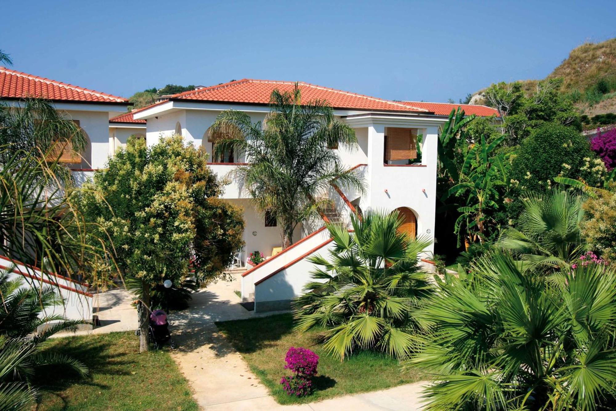 Villaggio Torre Ruffa Robinson Капо-Ватикано Екстер'єр фото